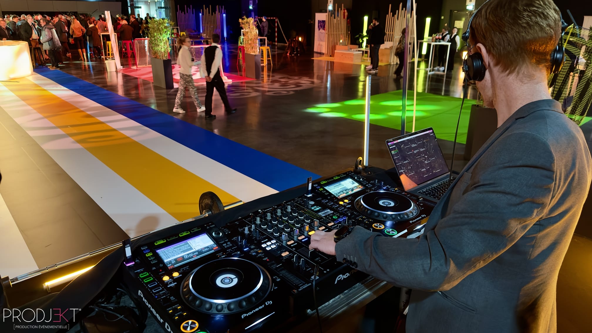 Prestation clé en main PRODJEKT — scène et éclairage