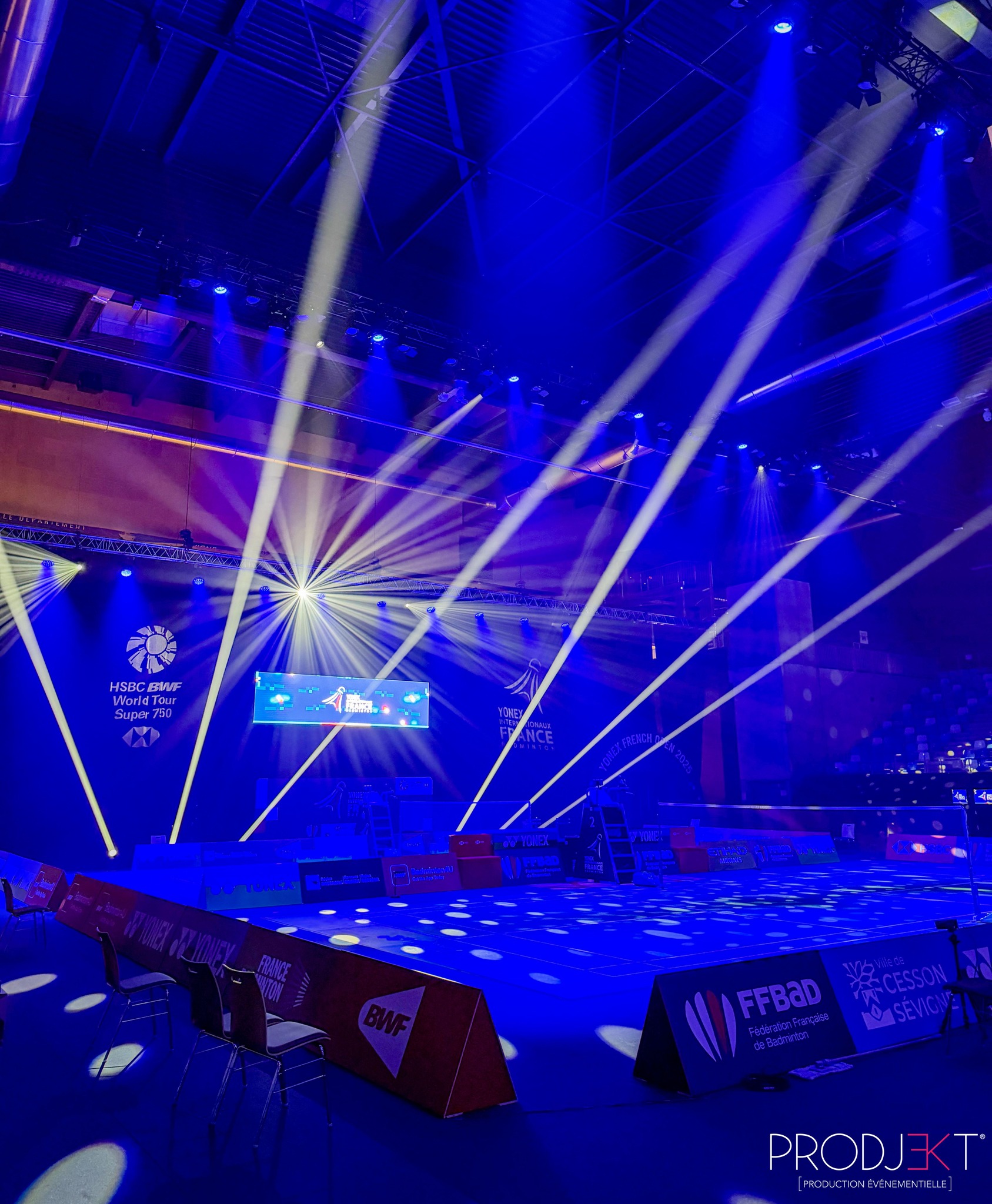 Éclairage des terrains de badminton à l’Adidas Arena