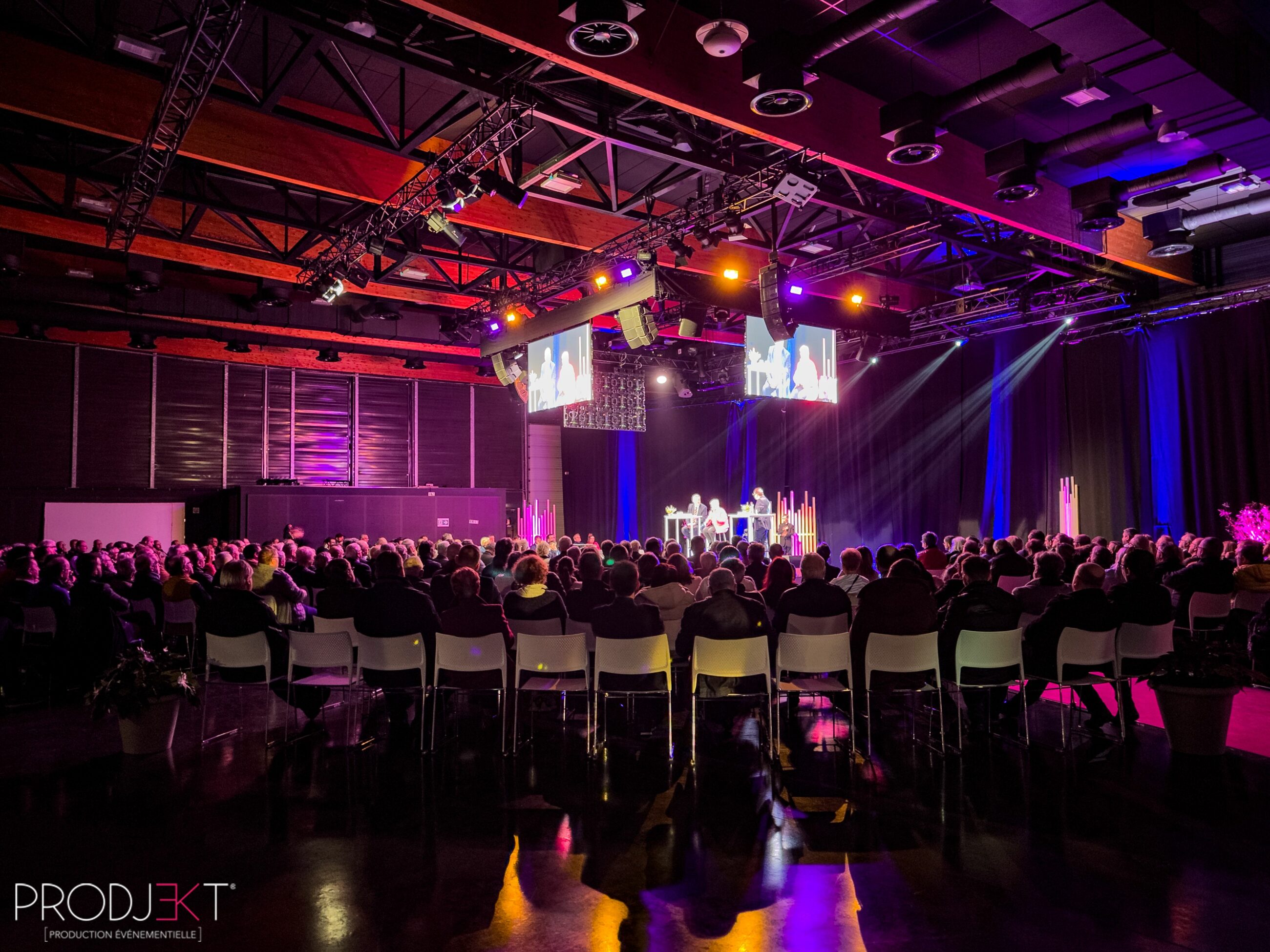 Mise en lumière architecturale pour une soirée d'entreprise
