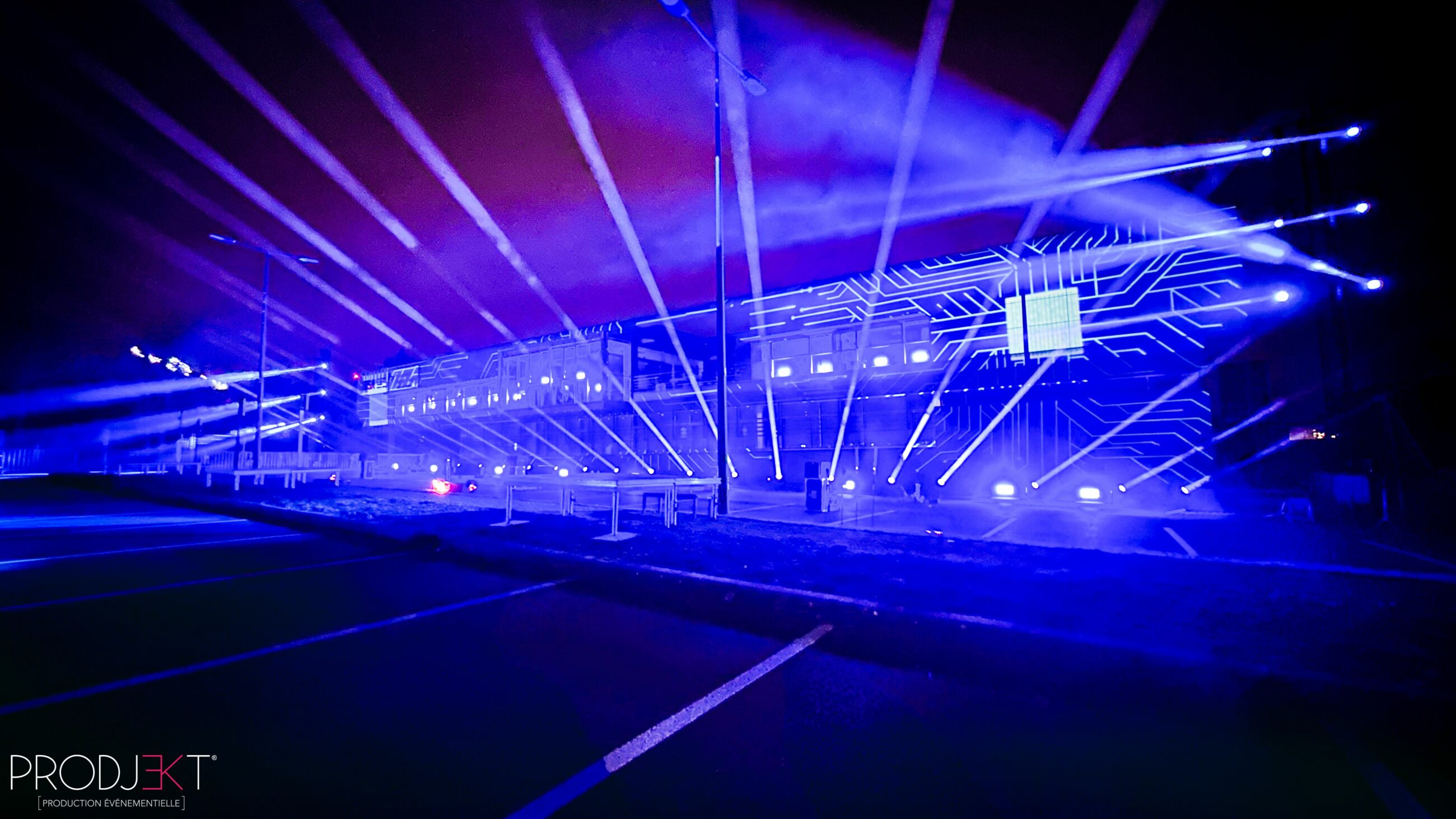 Vidéoprojection sur la façade de l'Université de Lens