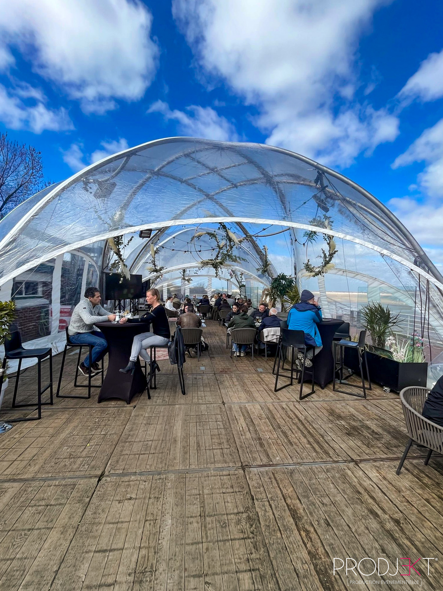 Dôme cristal transparent pour événement plein air PRODJEKT